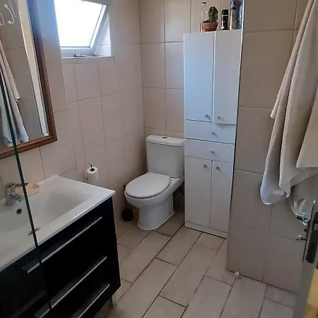 Warm Double Bedroom Lisbon Parking Penzion